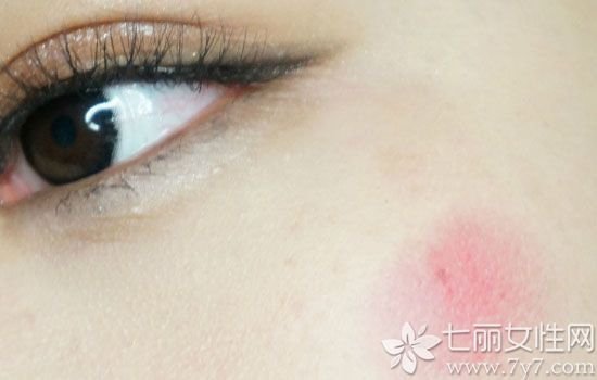 过年化什么妆 新年聚会妆容画法