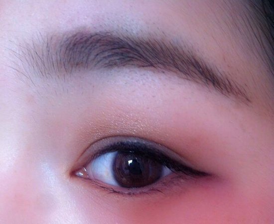内双怎么画眼线图解 3分钟教你变大双眼的技巧