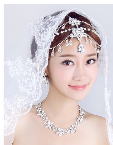 2025最新新娘造型图片 盘发发型让你做美美新娘
