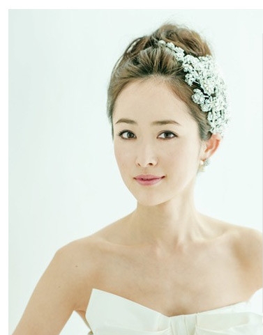 2025最新新娘造型图片 盘发发型让你做美美新娘