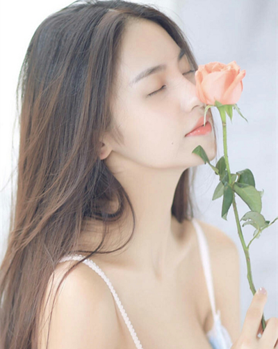 女生什么脸型适合中分发型 这六款脸型留中分发绝对好看