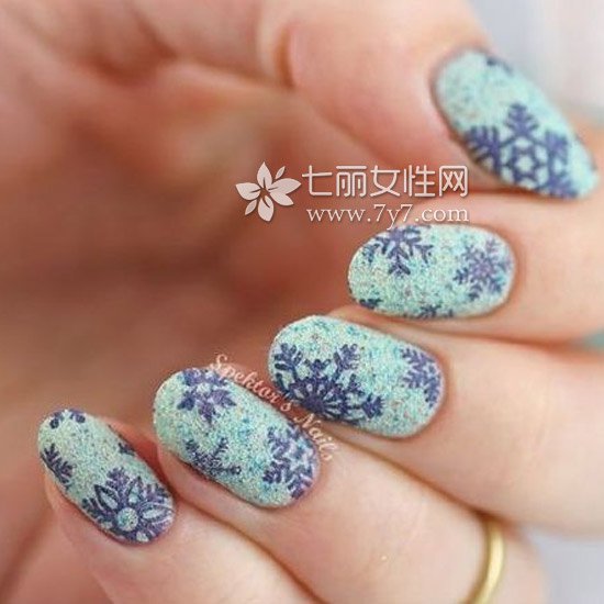 2025年最好看的花朵图案美甲都在这了