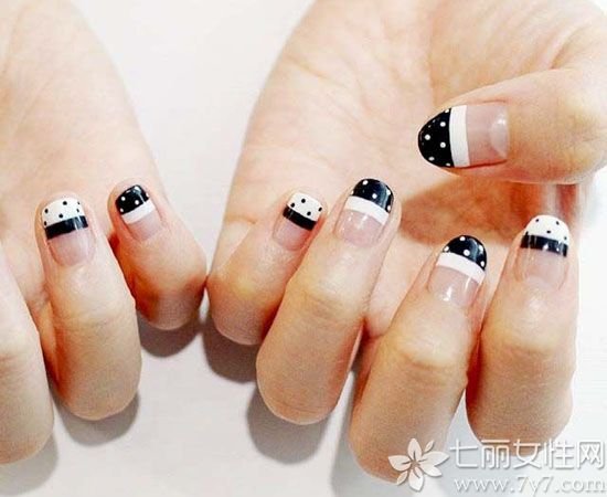 法式美甲图片2025最新 新款法式美甲你get了吗