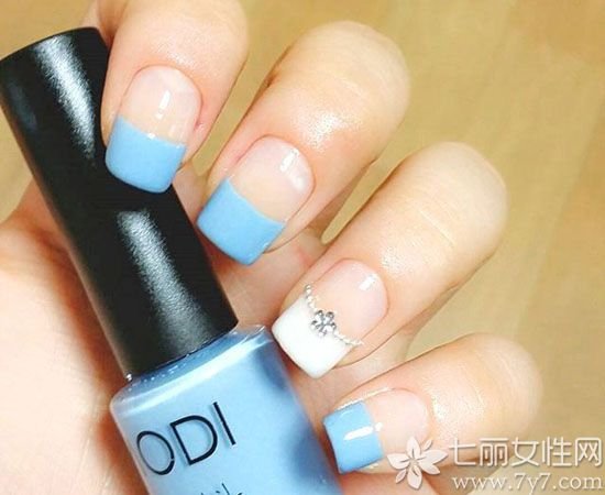 法式美甲图片2025最新 新款法式美甲你get了吗