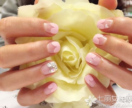 法式美甲图片2025最新 新款法式美甲你get了吗