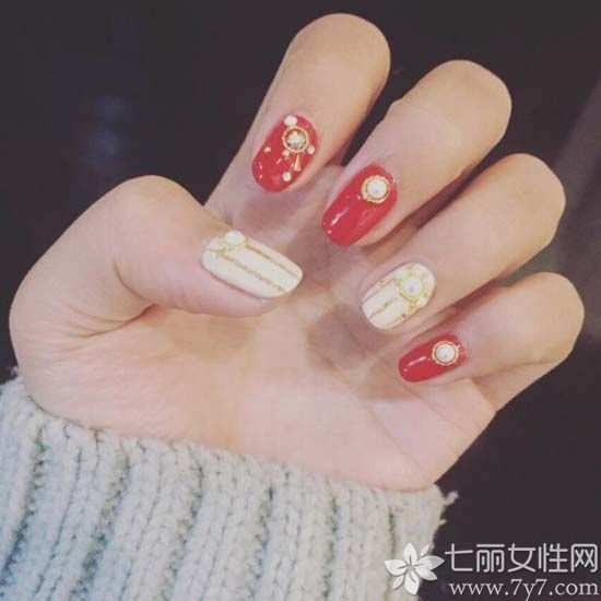 新年美甲图片2025 猴赛雷红色新年美甲