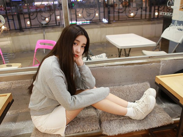 牛仔裙配什么上衣 跟我一起来当不良少女