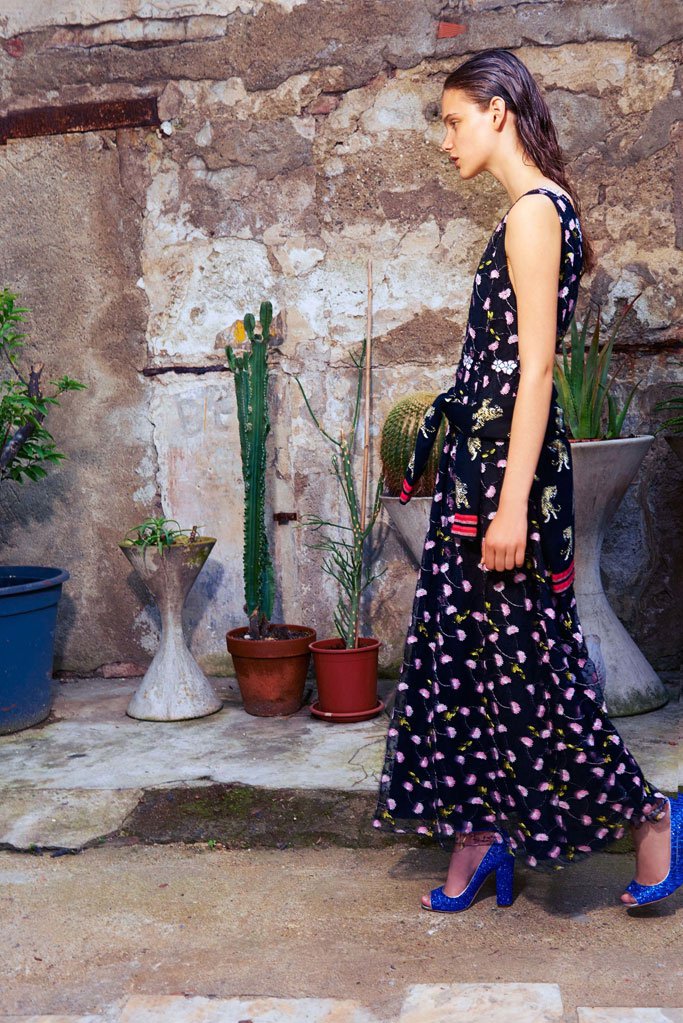 意大利设计师品牌 Giambattista Valli释出 Giamba 2024早春时尚广告大片