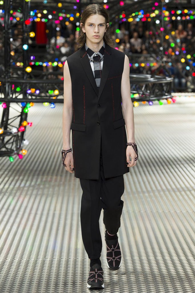 Dior Homme 2024巴黎时装发布会男装秀