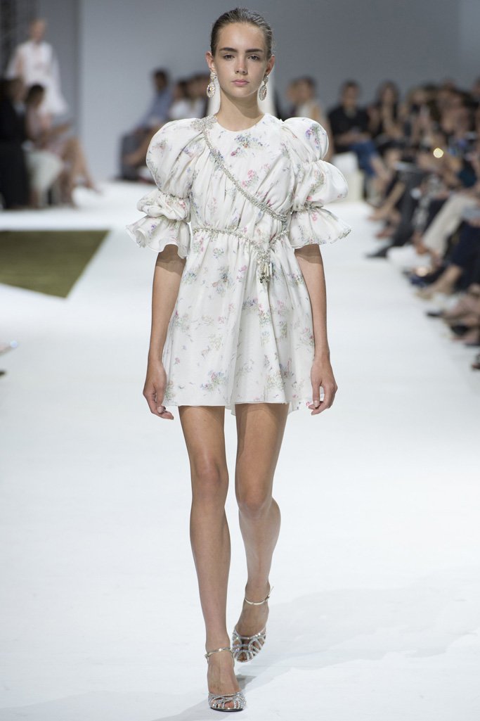 Giambattista Valli 2024巴黎时装周女装高级定制秀