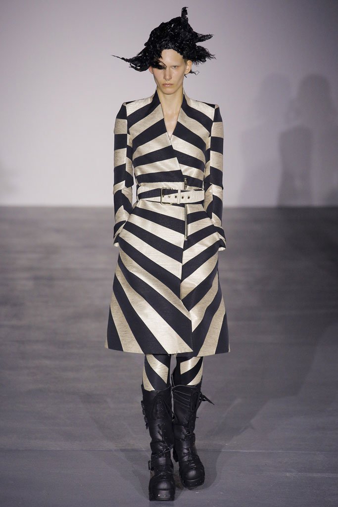 Gareth Pugh（加勒斯·普）2024伦敦时装周女装发布会
