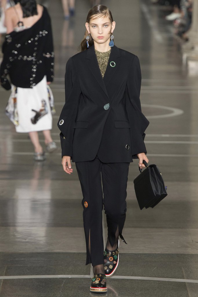 Christopher Kane 2024伦敦时装周女装秀