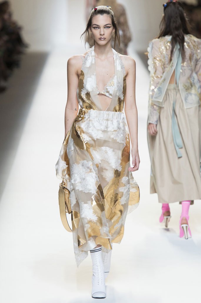 Fendi（芬迪）2024米兰时装周女装秀