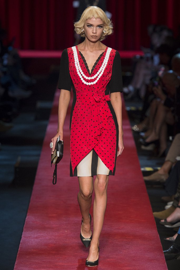Moschino（莫斯奇诺）2024米兰时装周女装秀