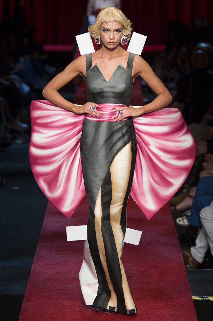Moschino（莫斯奇诺）2024米兰时装周女装秀