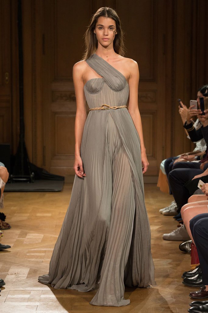 Vionnet（薇欧奈）2024巴黎时装周女装时装秀
