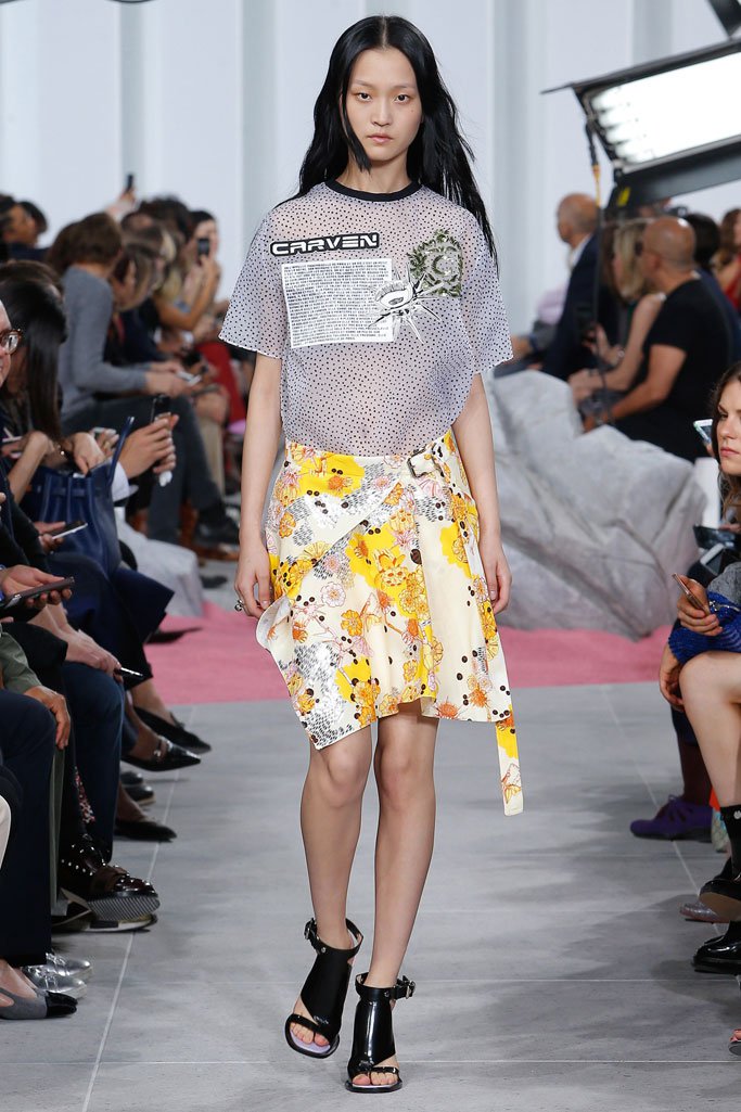 Carven（卡纷）2024春夏巴黎时装周女装秀