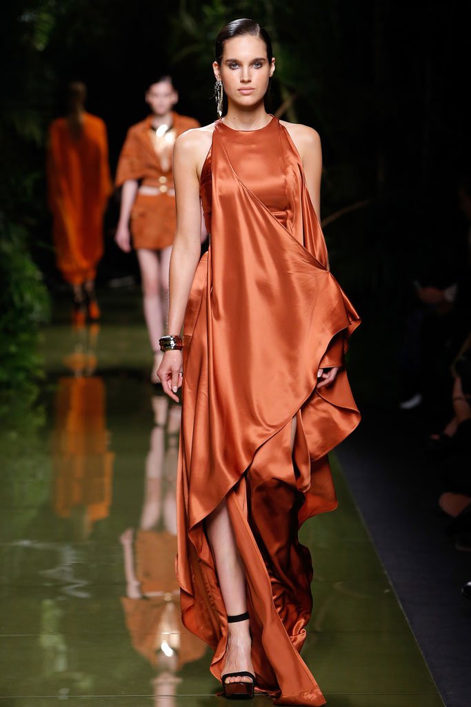 Balmain（巴尔曼）2024春夏巴黎时装周女装秀