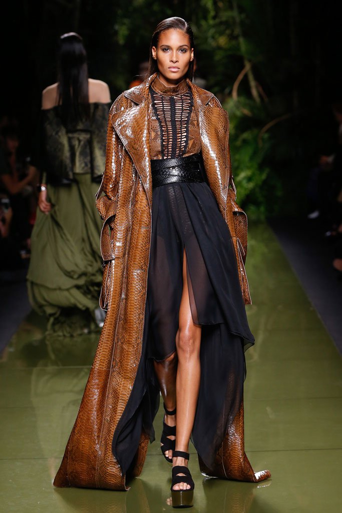Balmain（巴尔曼）2024春夏巴黎时装周女装秀