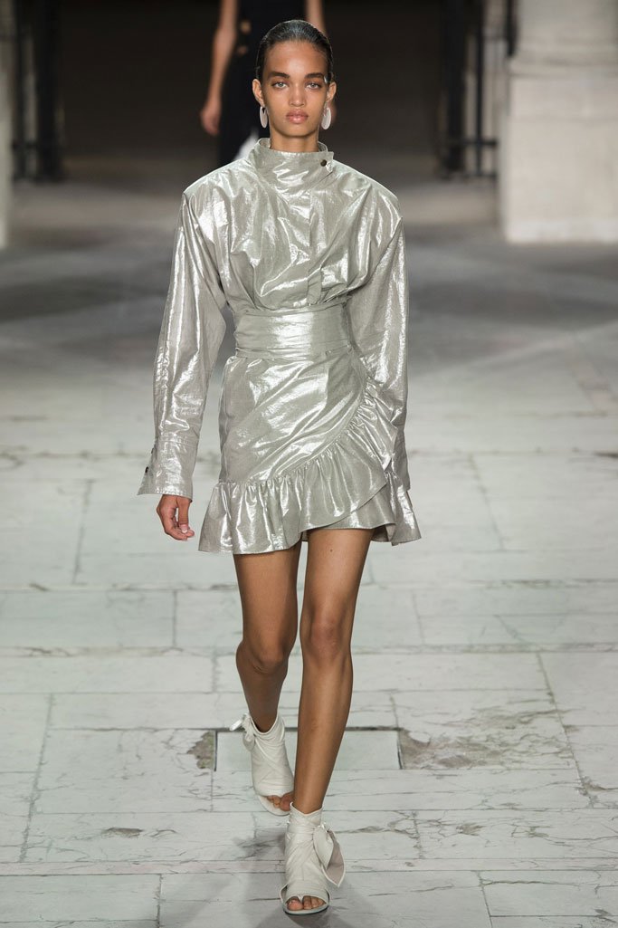 Isabel Marant（伊莎贝尔·玛兰）2024巴黎时装周时装秀