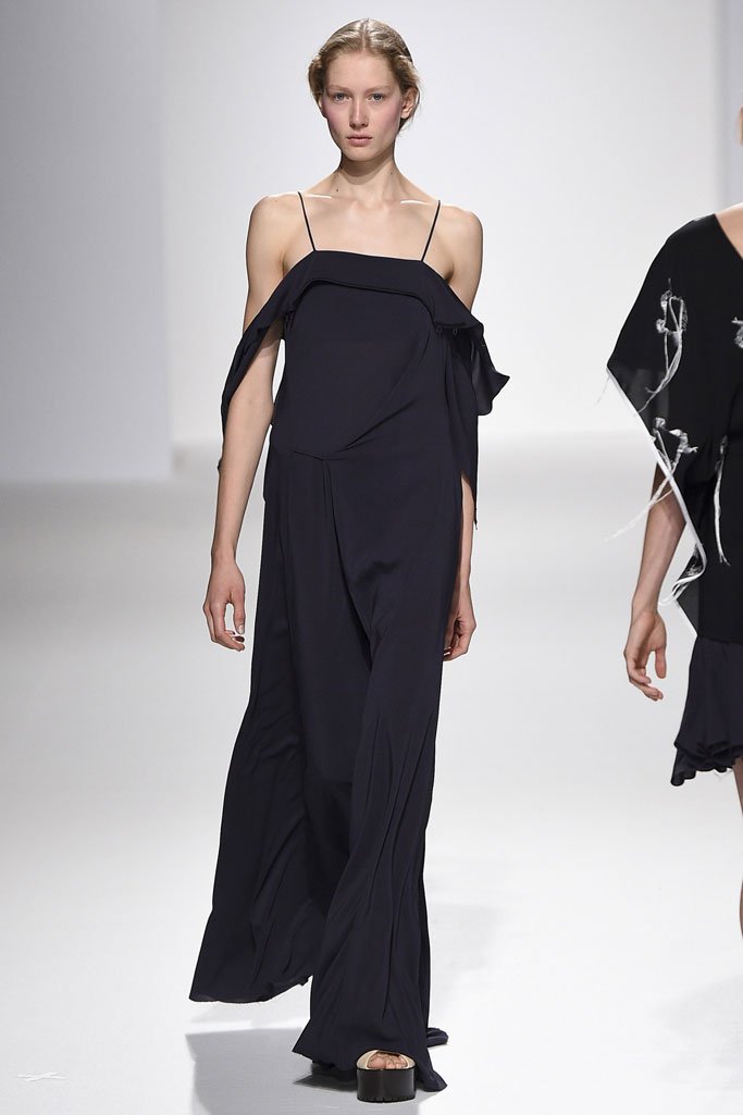 Chalayan（卡拉扬）2024巴黎时装周女装秀