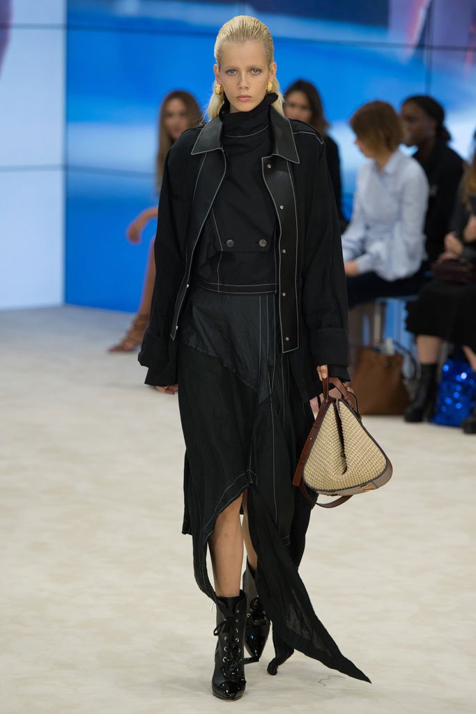 Loewe（罗意威）2024巴黎时装周女装秀