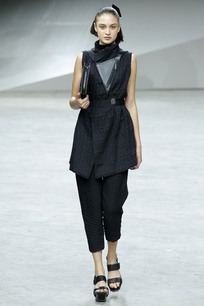 Issey Miyake（三宅一生）2024巴黎时装周时装秀