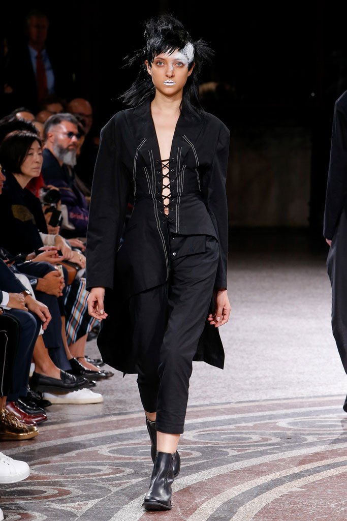 Yohji Yamamoto（山本耀司）2024巴黎时装周时装秀