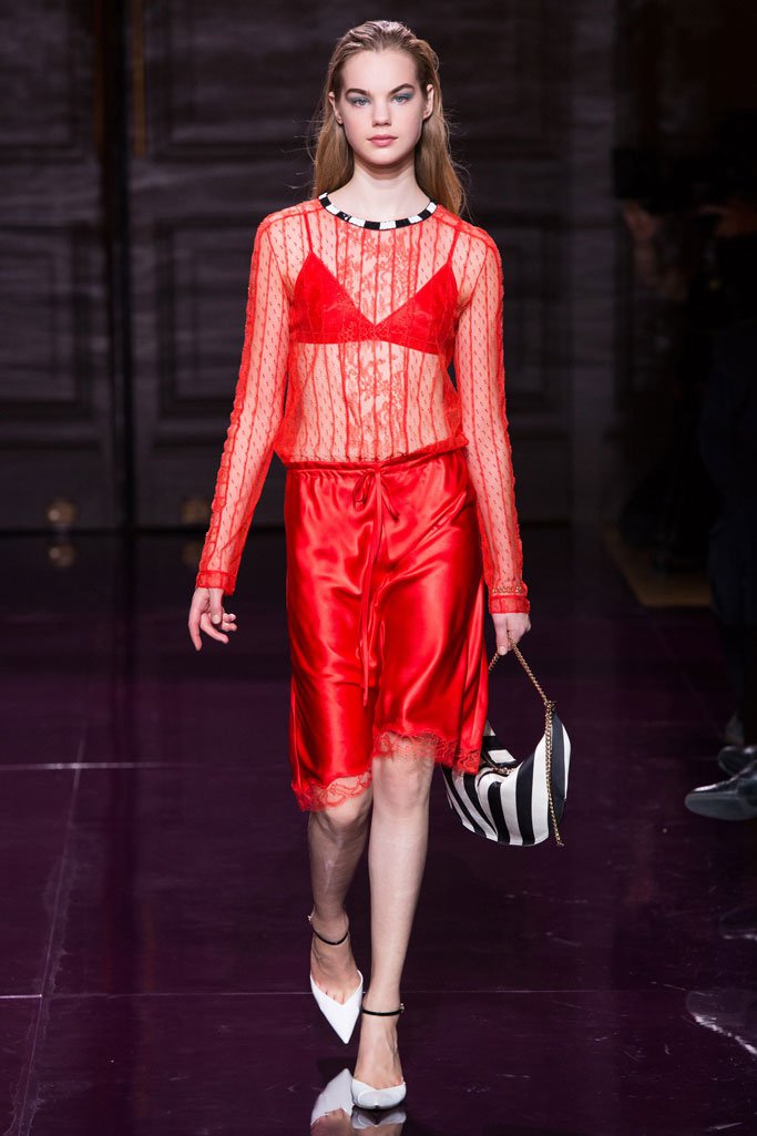 Nina Ricci（莲娜丽姿）2024巴黎时装周时装秀