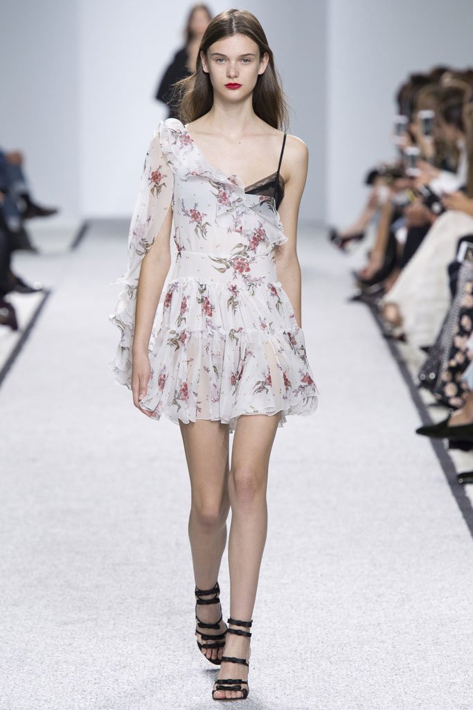 Giambattista Valli 2024春夏巴黎时装周时装秀