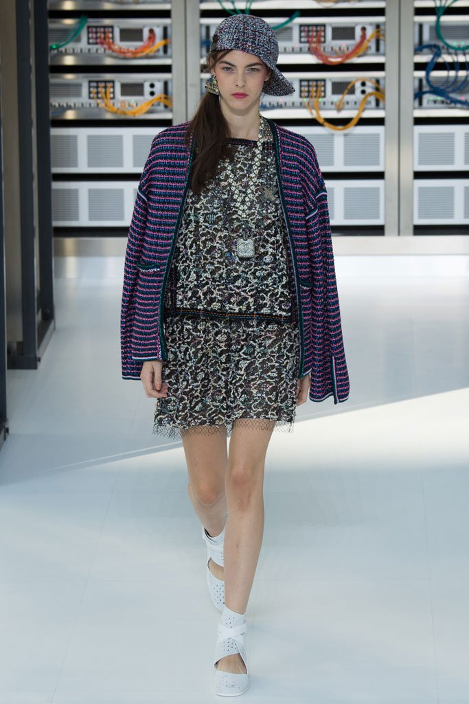 Chanel（香奈儿）2024春夏巴黎时装周时装秀