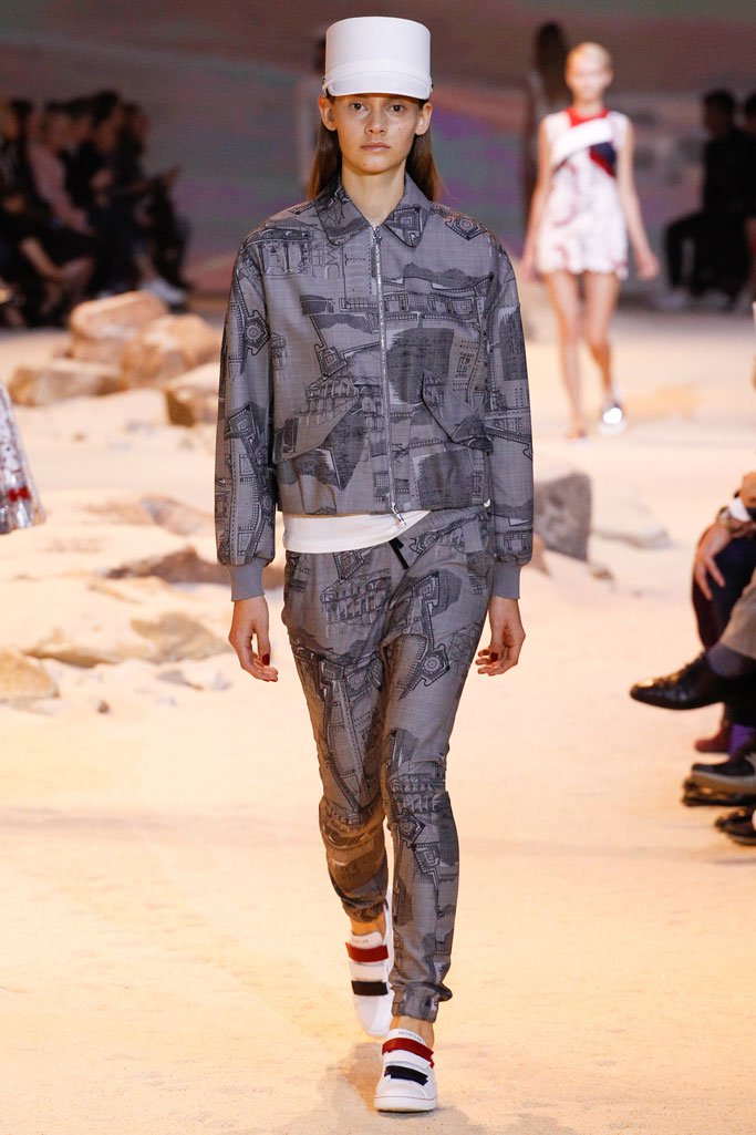 Moncler Gamme Rouge（盟可睐）2024巴黎时装周时装秀