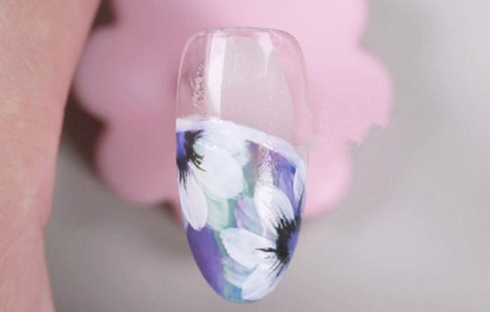 美甲花朵画法 沁蓝花朵美甲DIY