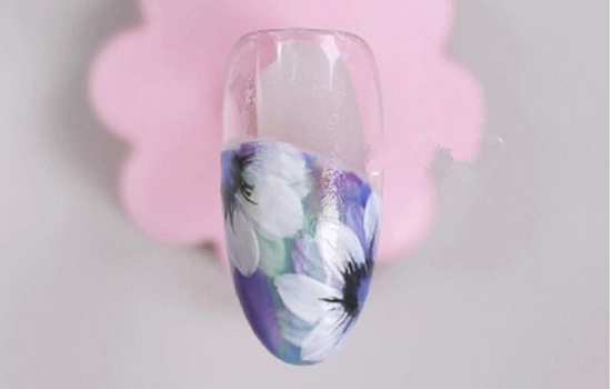 美甲花朵画法 沁蓝花朵美甲DIY