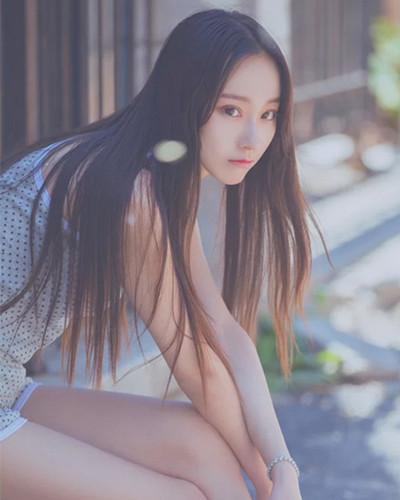 脸长的女生适合什么刘海 少女空气刘海PK气质中分