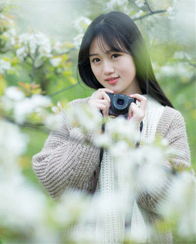 发际线高女生适合发型 用发型呈现出最美的自己