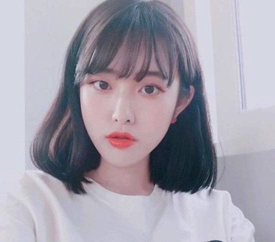 天气微凉 不如来及肩发型来保暖吧