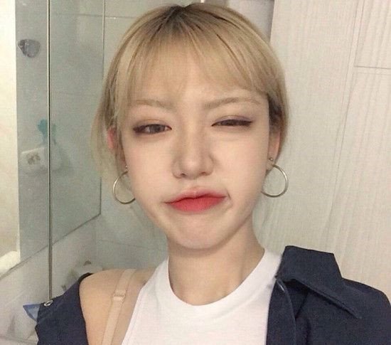 女生金色头发来一波 给你的发型来点阳光