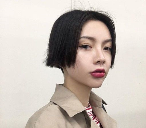 女生流行短发2025图片 不妨在圣诞前剪个短发吧!