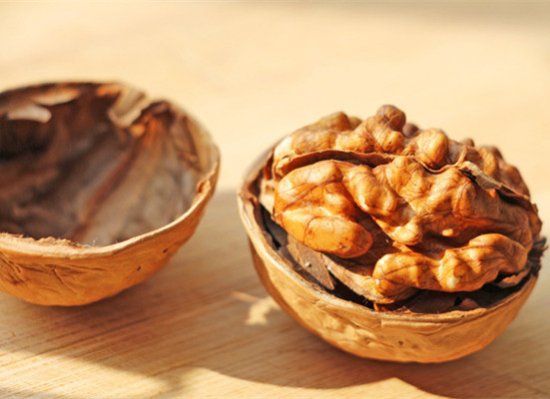 吃什么对头发好 多吃这12种食物可永葆秀发乌黑