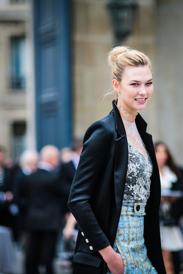 Karlie Kloss巴黎街拍Look 满屏都是腿