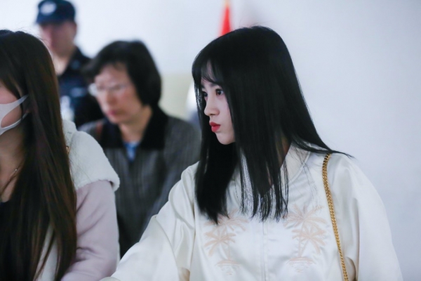 SHN48鞠婧祎最新街拍 清纯可人秒杀SHN48团员