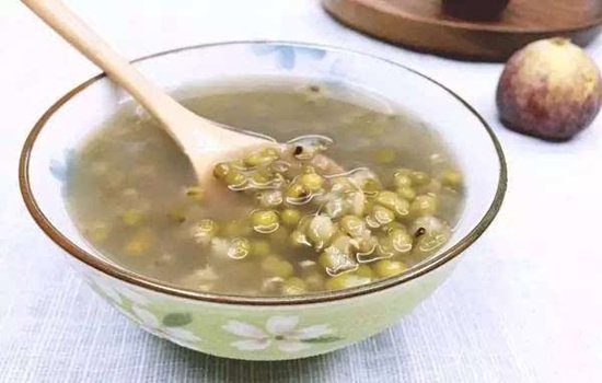 喝绿豆汤解药吗 取决于服用的药的药性