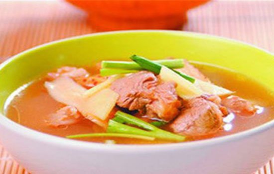 哺乳期吃什么奶水多 吃这十三种食物宝宝不愁奶水