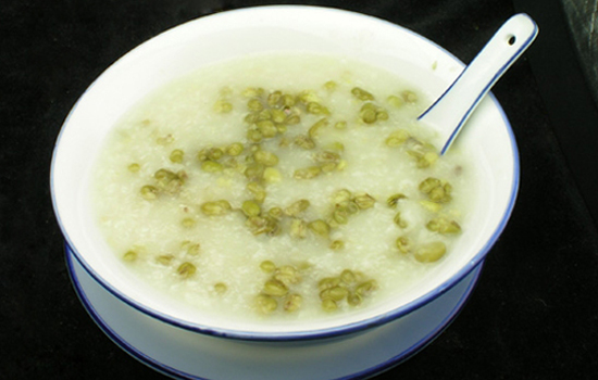 孕妇可以喝绿豆汤吗 适量喝绿豆汤好处多多