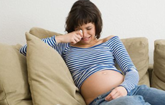 孕妇爱哭怎么回事 孕妇爱哭的危害多