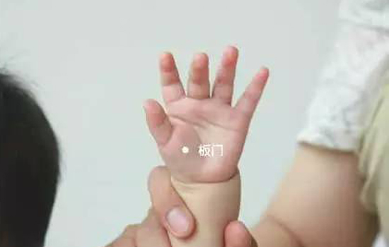 宝宝肚子不舒服总哭闹怎么办