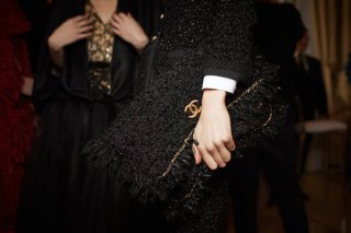 香奈儿Chanel巴黎时装秀场资讯 Chanel2024早秋系列秀场时尚配饰大赏