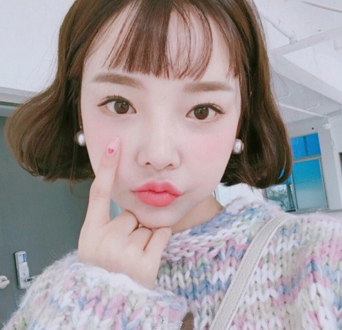 二次元短发女生图片 回头率绝对超高