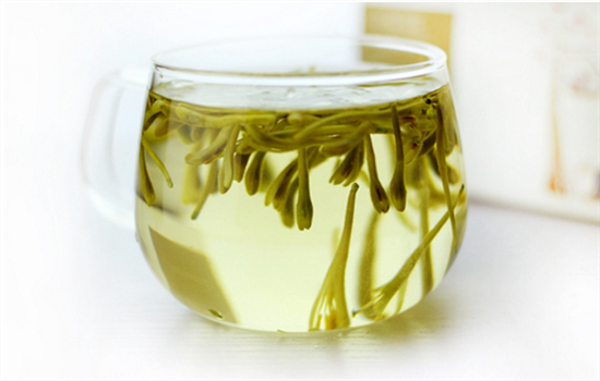 脸上有痘痘喝什么茶比较好 爱冒痘的人一定要get到的三款祛痘茶